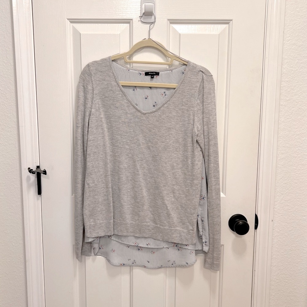 👚 RW & Co Layered gray sweater with built in blouse